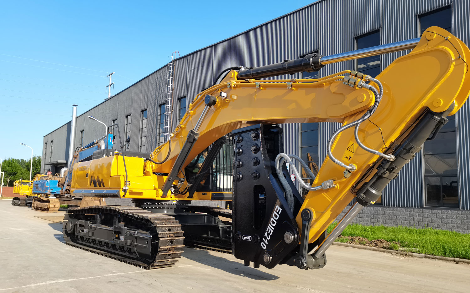 SHANBO SH600 Large Crawler Excavator